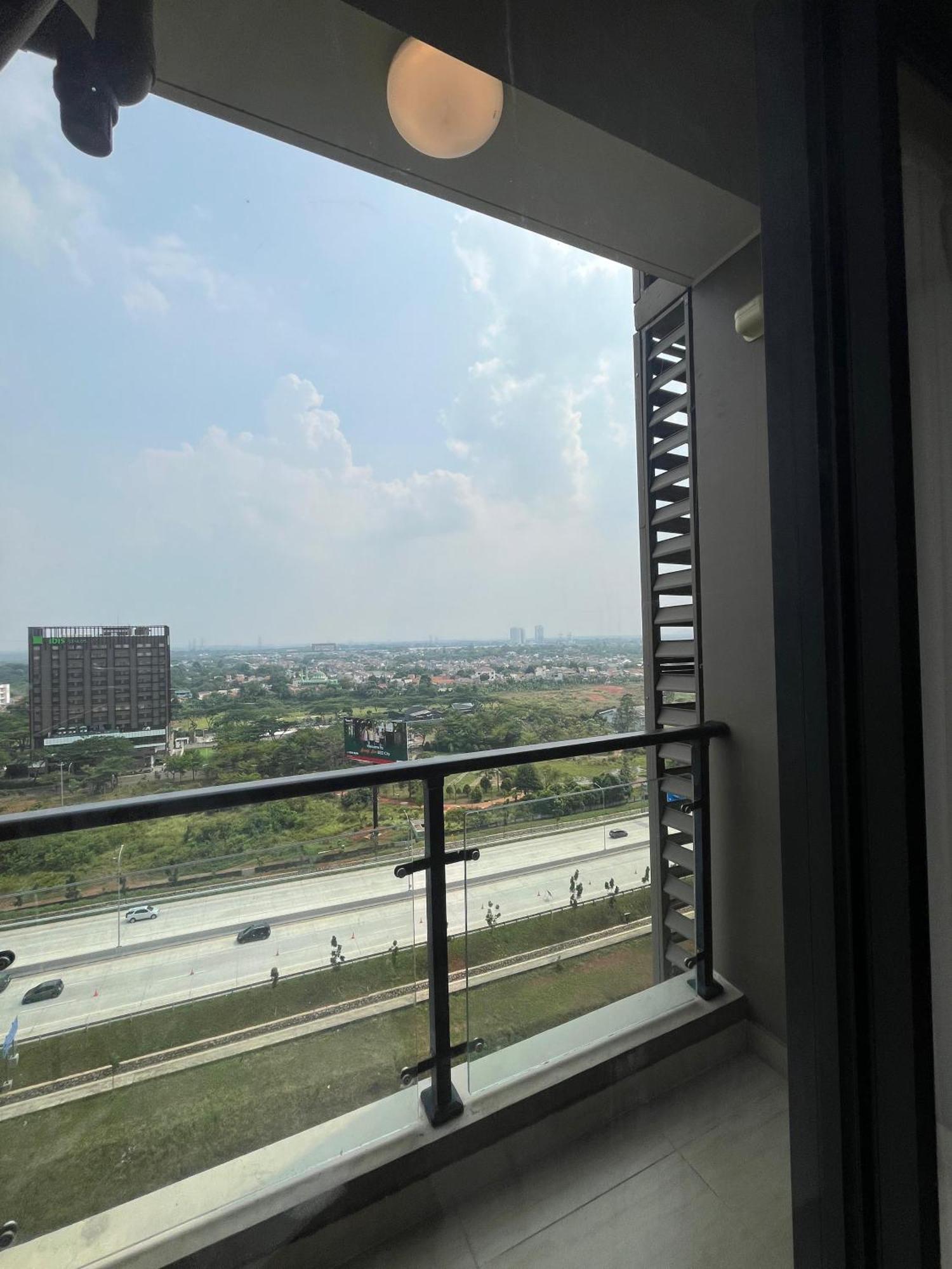 Stay N Cozy Apartemen Sky House Bsd By Sm Room Samporo エクステリア 写真